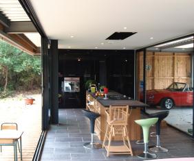 Maison neuve - Suspendue par nature
