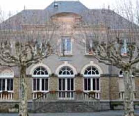 Adapter et valoriser une mairie 1920-1945