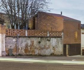 Maison neuve - S'insérer élégamment