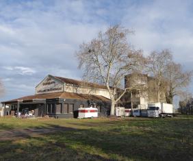 Friche agricole - Cave coopérative